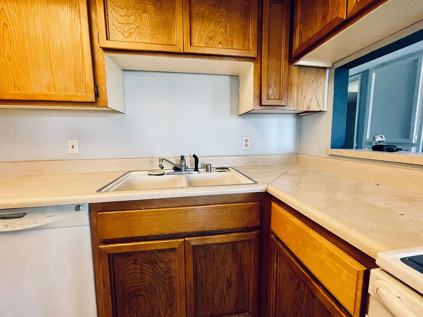 Downstairs Corner 2-Bedroom Condo in Central Las Vegas Location! — Photo 3