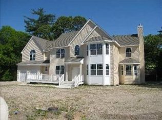 2 Owen Ct, Huntington Station, NY 11746