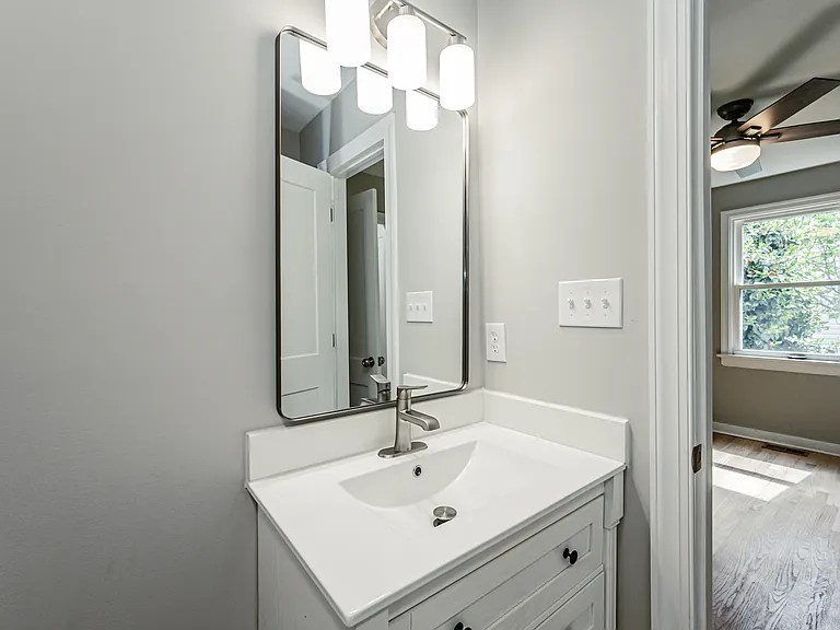1404 Landis Dr — Photo 15