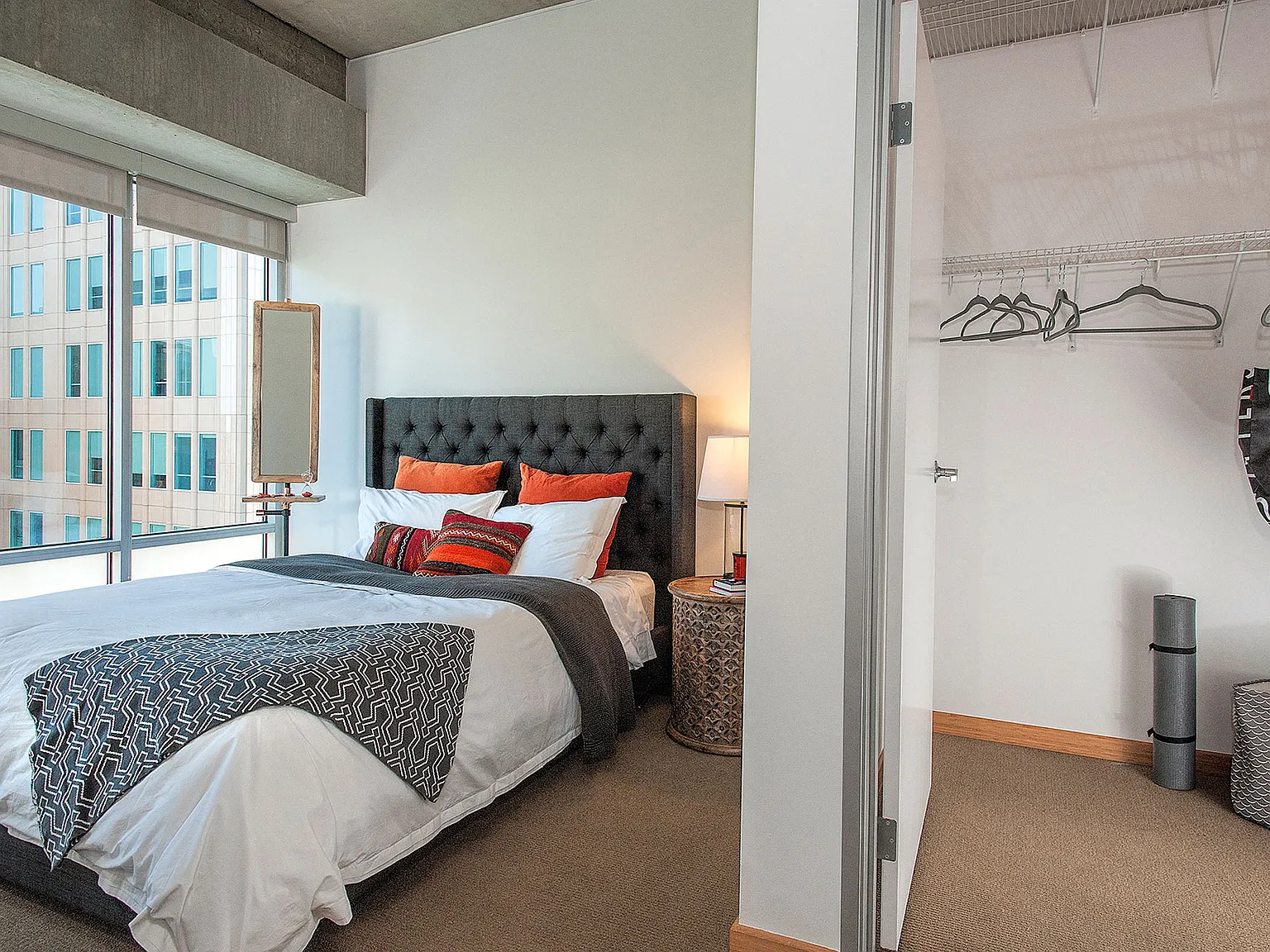 800J Lofts — Photo 4