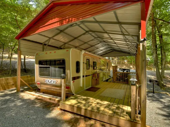 356 25th St, Ellijay, GA 30540
