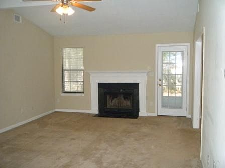 2nd image of 738 Maple Dr SE