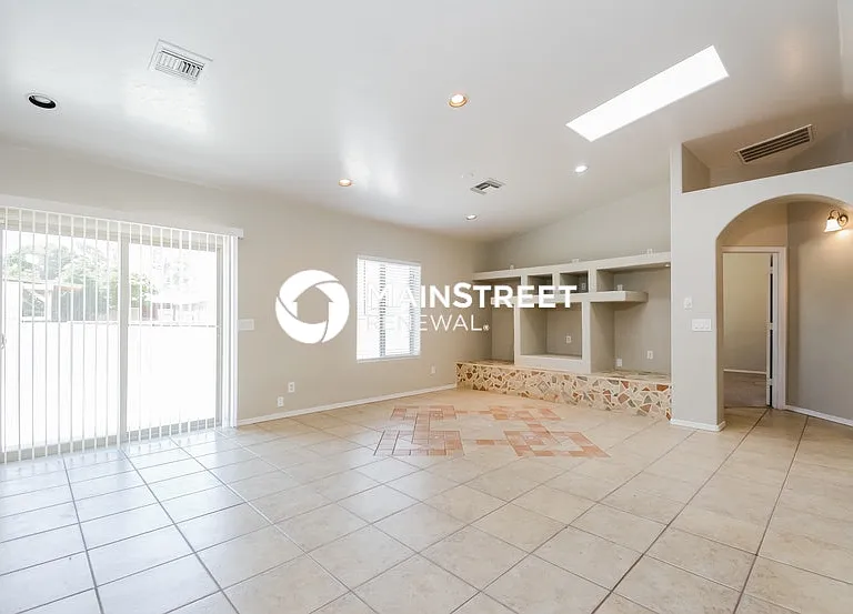 6002 S Morris Blvd — Photo 3