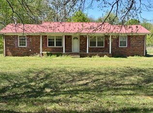 3805 Greenhaw Rd, Decherd, TN 37324