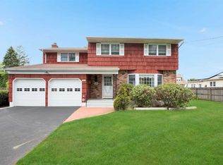 182 Cedar Ave, Islip, NY 11751