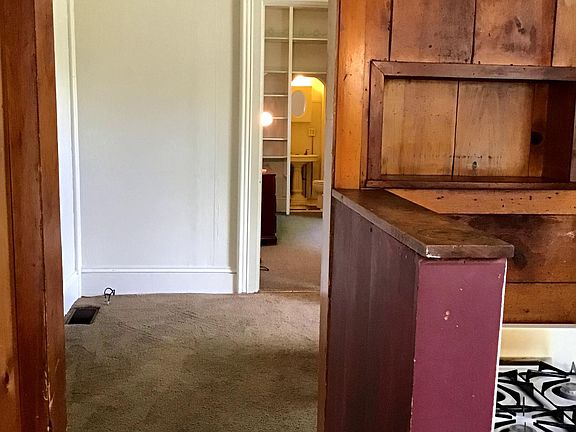 4th image of 401 W Jackson St APT 2