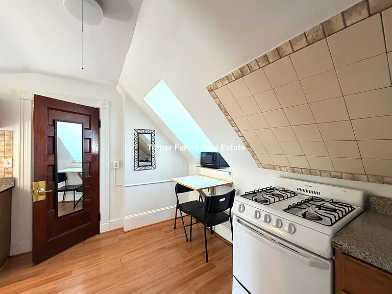 124 Forest St #3 — Photo 2