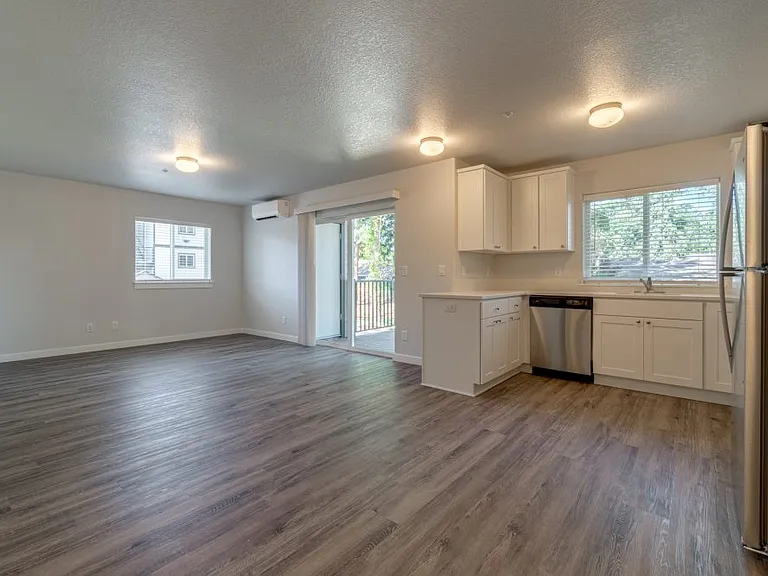 Riverbend Apartments — Photo 19