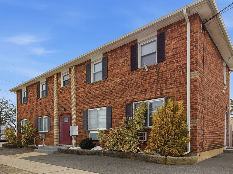 2420 Bennett Ave #1C — Photo 11