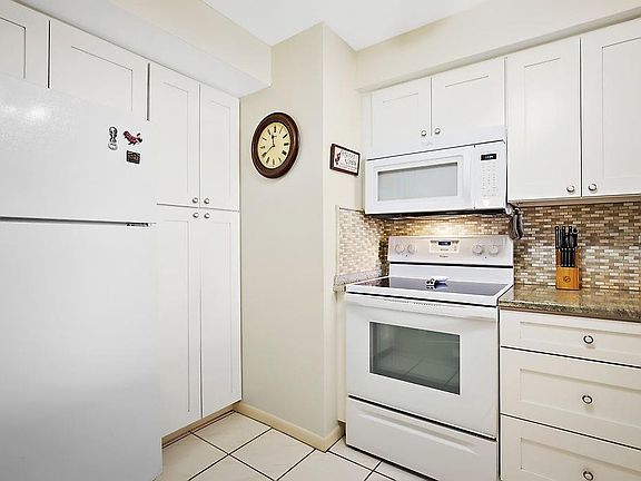 4th image of 6218 Palma Del Mar Blvd S APT 305