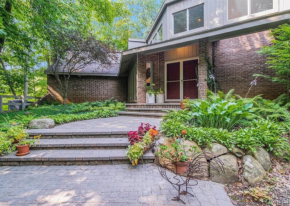 5284 Blood Rd, Metamora, MI 48455 MLS 20230063376 Zillow