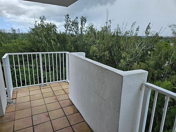 5th image of 1300 NE Miami Gardens Dr APT 1020E