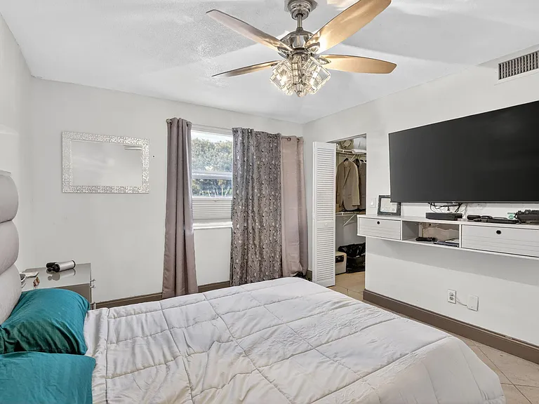 1250 SW 113th Ter #201 — Photo 18
