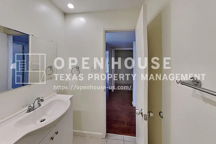 5045 Thompson Dr — Photo 17