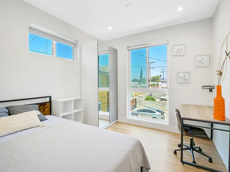 3105 S Normandie Ave #B2 — Photo 21