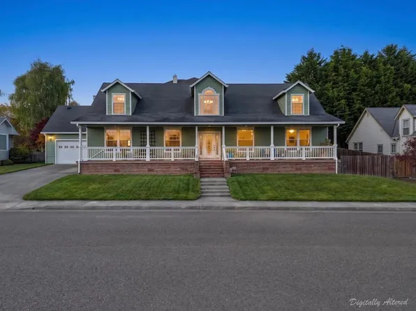 1675 Camellia Dr, McKinleyville, CA 95519