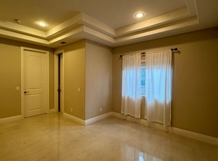 1190 Laguna Dr, Carlsbad, CA 92008