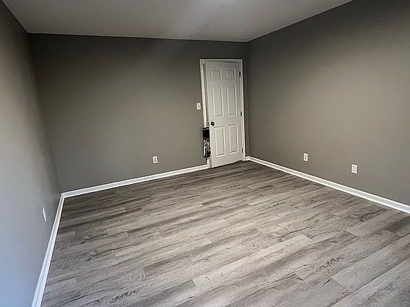 5th image of 107 Roundcrest Dr