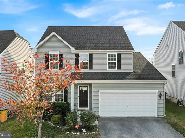 35 Sirocco Ct, Falling Waters, WV 25419