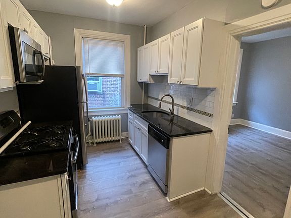 4th image of 253 Lafayette Ave #22