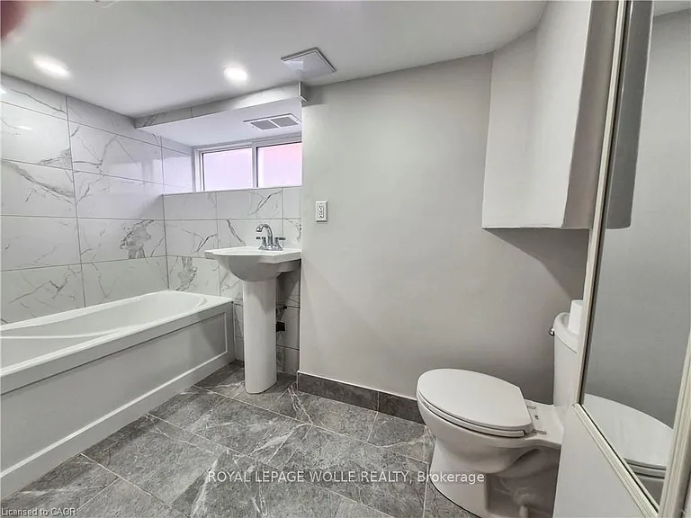 408 Wellington St N #2 — Photo 13