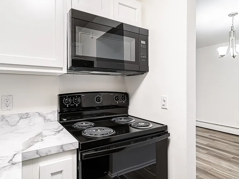 Lindsay Court Apartments — Photo 32