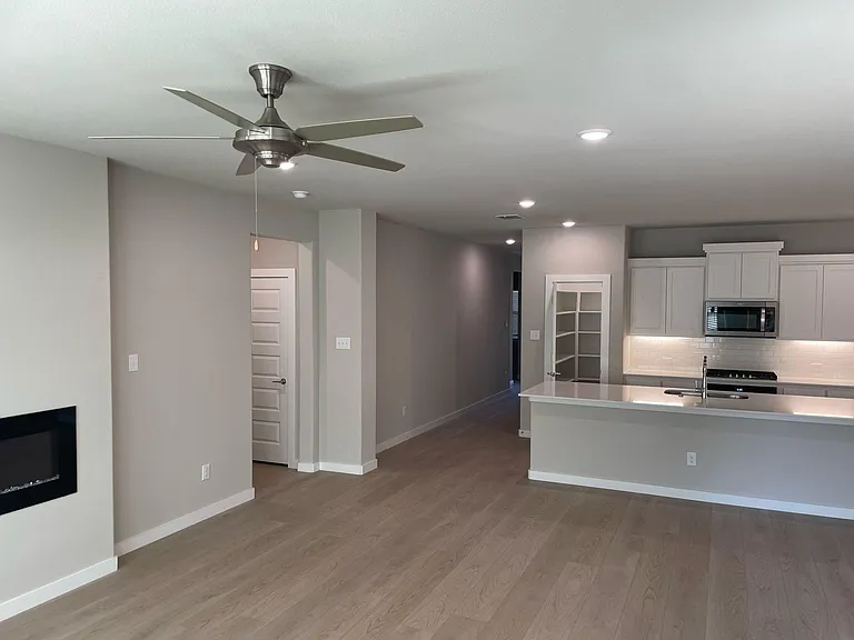 1404 Mahogany Dr — Photo 9