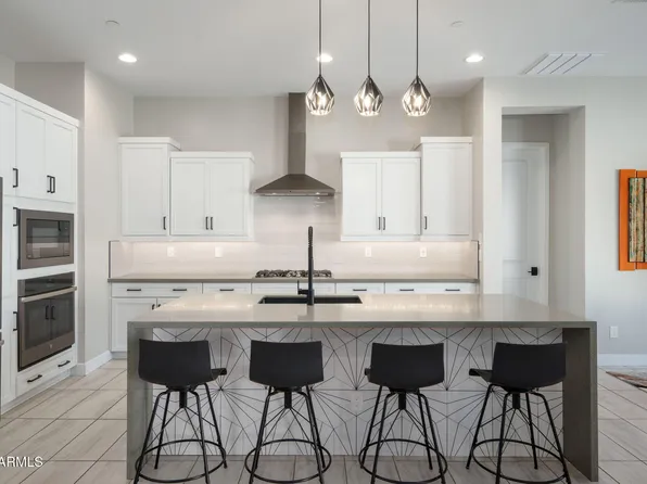 8528 W FALLEN LEAF Lane, Peoria, AZ 85383