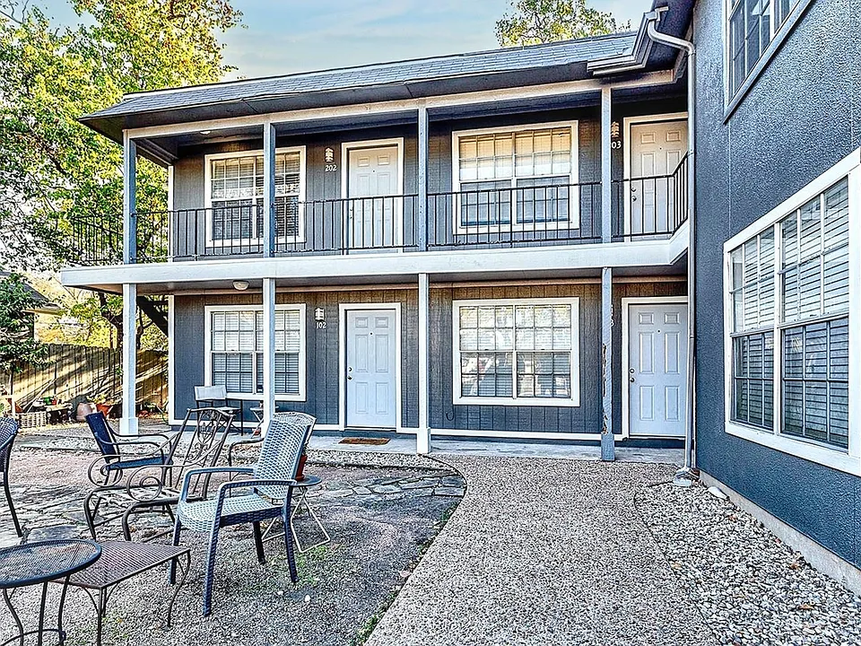 4007 Avenue C #104