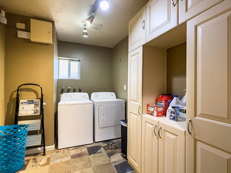 2146 E Manhatton Dr — Photo 26