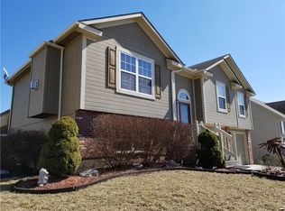 1717 NW Nicholas Dr, Grain Valley, MO 64029