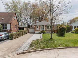32 Christina Cres, Toronto, ON M1R 4H6