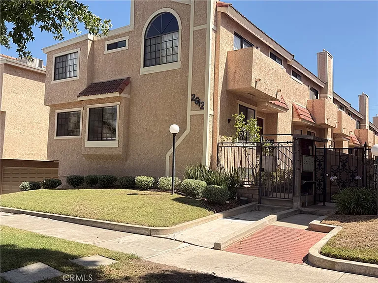 2612 W Grand Ave #C — Photo 1