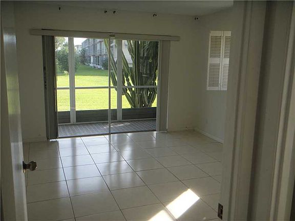 4th image of 4800 Hillcrest Ln APT 114