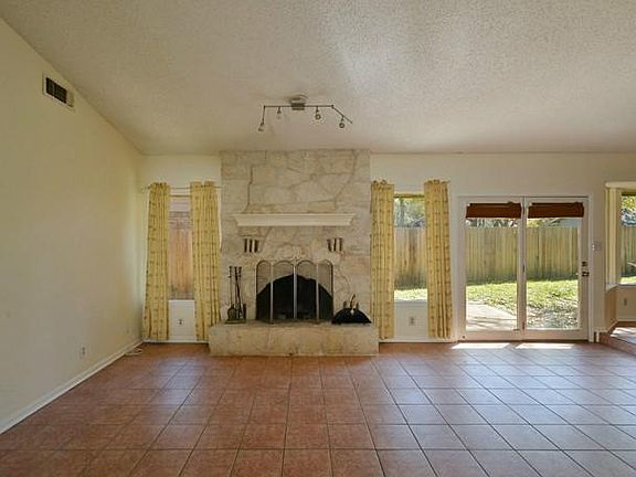 5th image of 12605 Parkland Dr