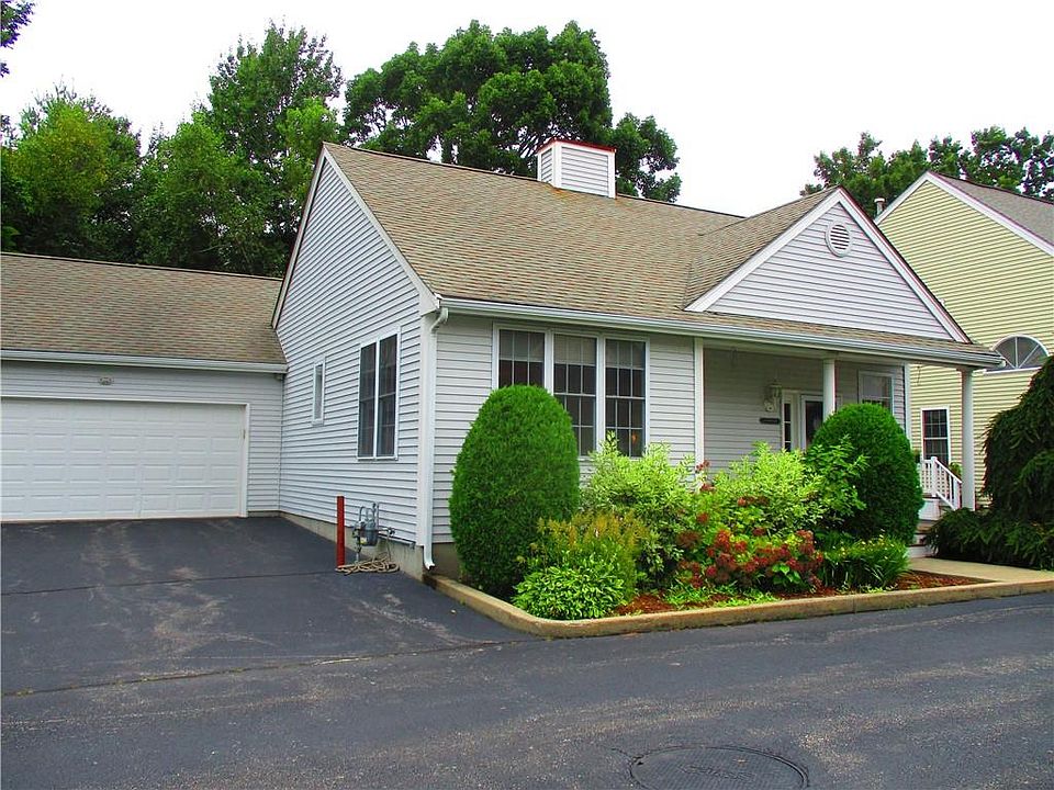 1st image of 305 Cheshire Dr