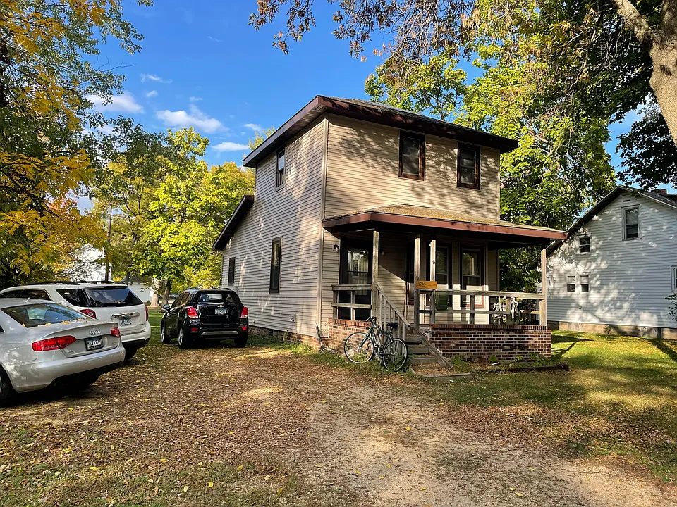 315 14th Ave W