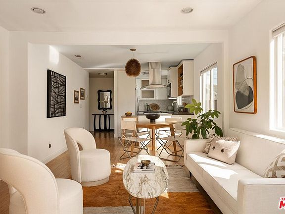3rd image of 2670 Carleton Ave