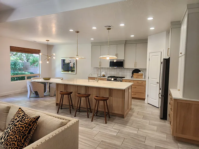 110 S Chalon Dr — Photo 10