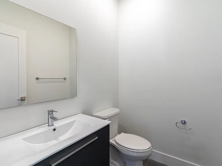 172 Wentworth Dr — Photo 31