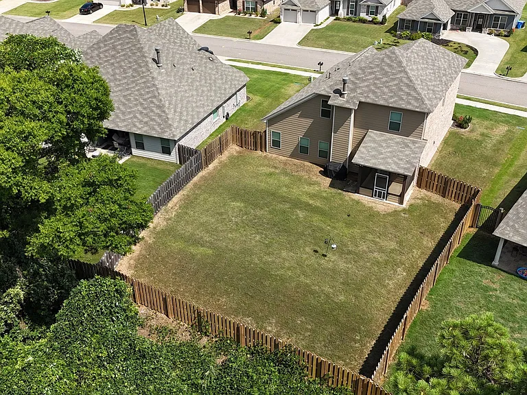 731 Hedgefield Way — Photo 39