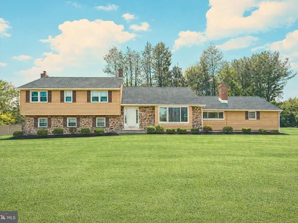 316 Maple Dr, Kennett Square, PA 19348