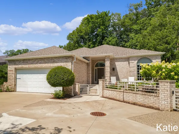 2609 Frederick Dr SE, East Grand Rapids, MI 49506