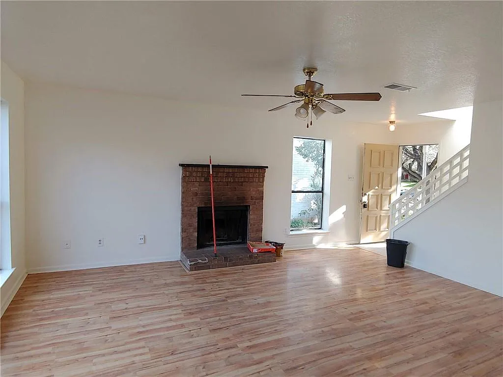 2 bed, 2.5 bath, 1166 sqft, $1,500 — Photo 3