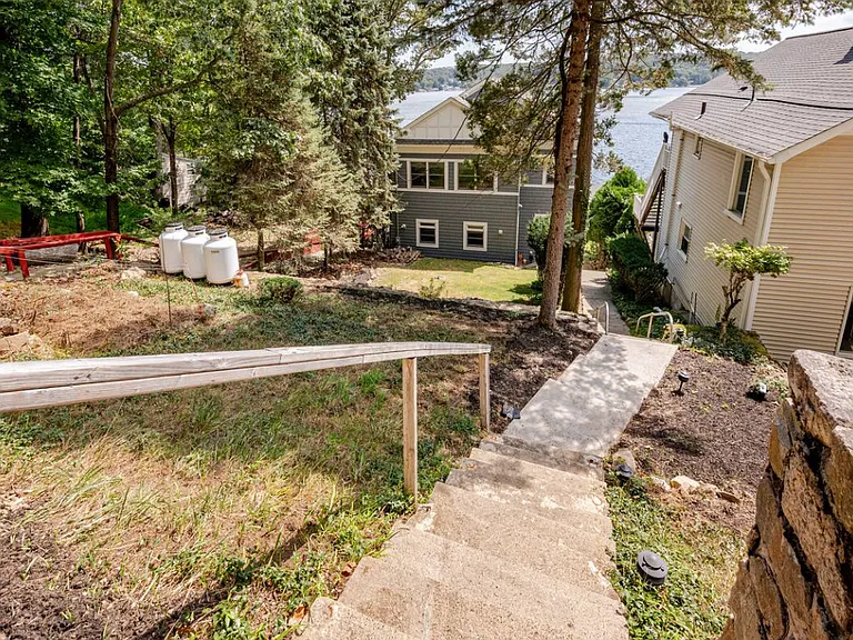307 Lakeside Blvd — Photo 47