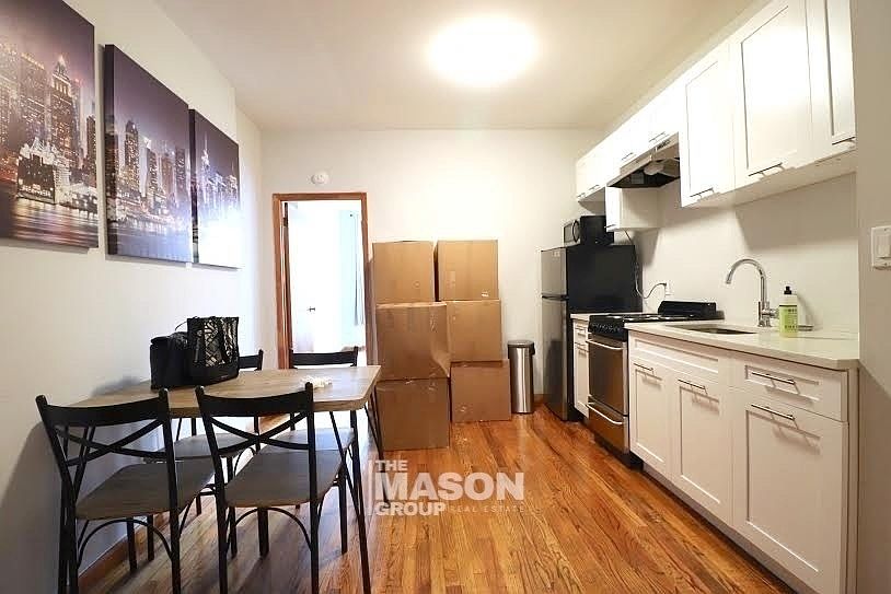 1st image of 454 9th Ave #2D