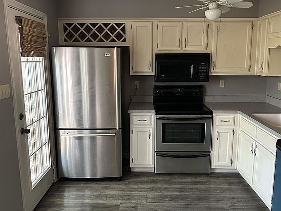 3rd image of 8455 Palm Springs Dr