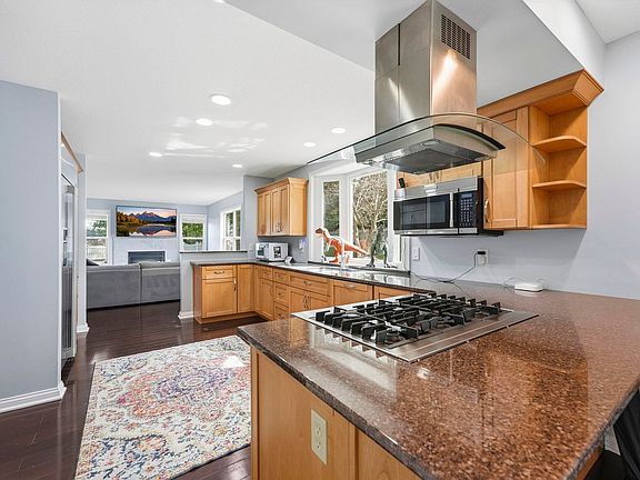 5th image of 1209 Obsidian Ln