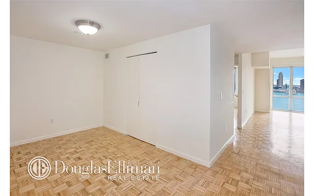 Rented by Douglas Elliman | media 35