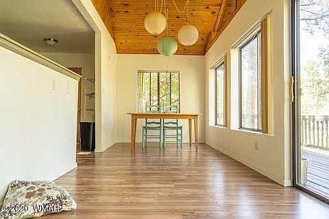 4th image of 207 W Pine Shadow Dr